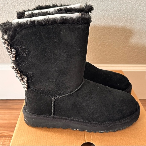Ugg Black Bailey Bow Checker Uggplush Lining Winter Warm Slip-on Boot Size 6 - Picture 3 of 9